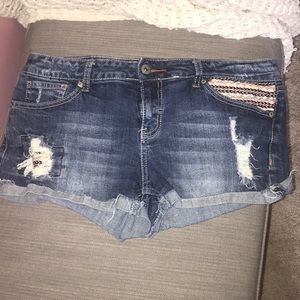 Sound girl Jean Shorts!